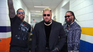 WWE Monday Night Raw: Solo Sikoa Desafia Roman Reigns